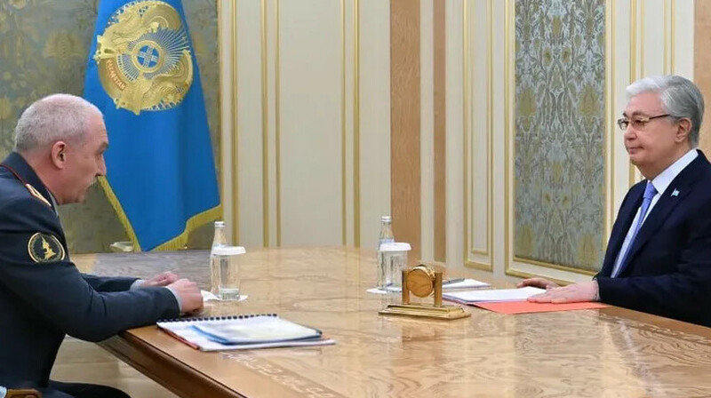 Токаев поручил министру обороны повысить боевой потенциал армии