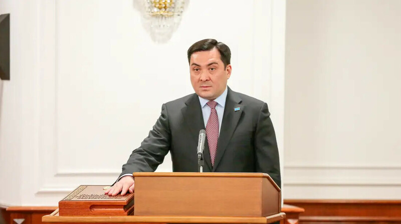 Новый министр энергетики Казахстана принял присягу