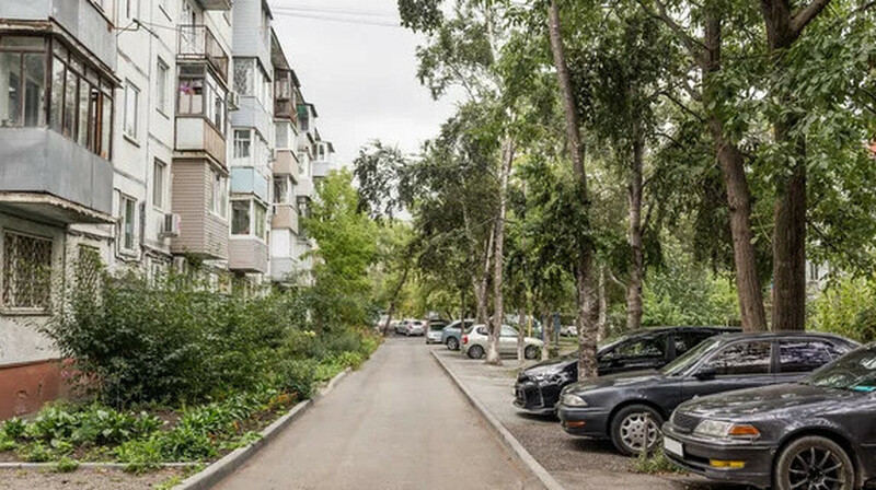 В Актобе 3-летний ребенок выпал из окна: родители под следствием