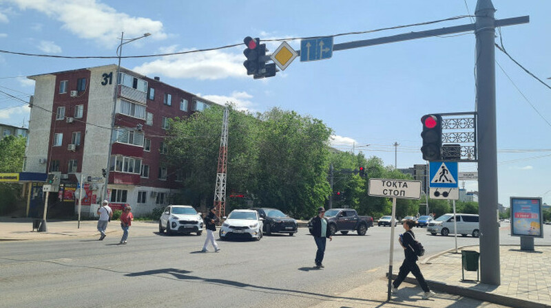 Автобус сбил школьника на пешеходе в Актобе: мальчик в тяжелом состоянии