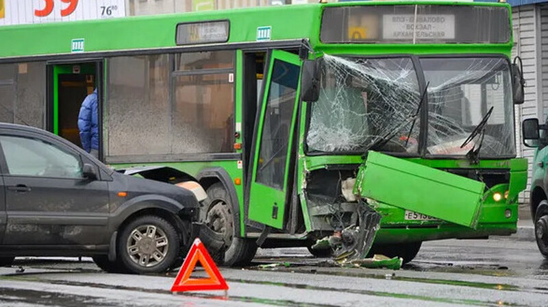 В Астане произошло еще одно ДТП с автобусом