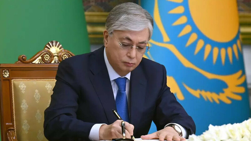 "Только две формы управления - ОСИ и НСУ": Токаев подписал закон по вопросам ЖКХ