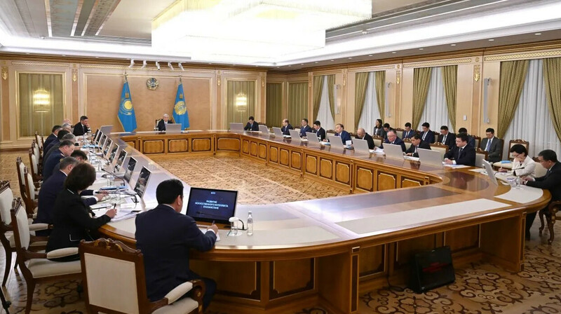 Президент Токаев недоволен темпами развития ИИ в Казахстане на фоне глобальной конкуренции