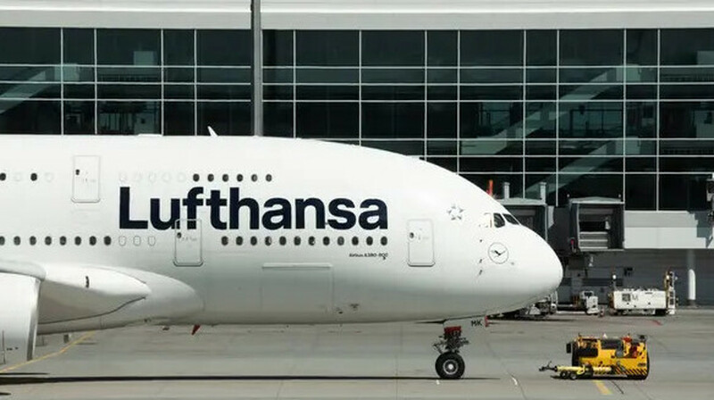 Самолет Lufthansa повредили в аэропорту Алматы при заправке