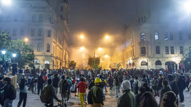 Молодёжные протесты докатились до Перу: погибшие, сотни раненых