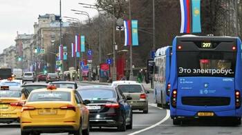 Москва готовится к визиту Токаева: на улицах города вывесили флаги двух стран