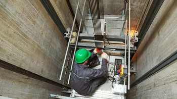 Более 40 лифтов признали устаревшими в Алматы