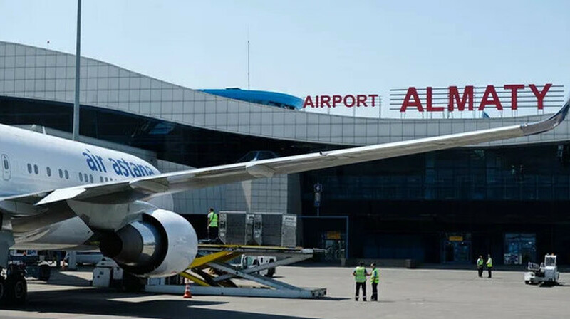 Автобусы снова заезжают в аэропорт Алматы: где их остановки