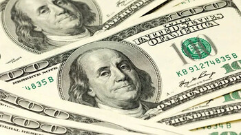 Доллар дорожает на торгах
