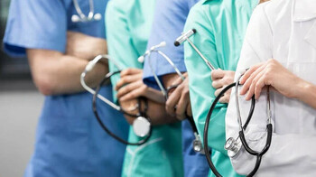 В Казахстане повысят зарплаты медикам и усилят их правовую защиту