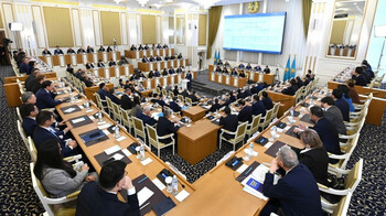 В Конституцию Казахстана внесут изменения: обновят 77 статей и введут новые разделы