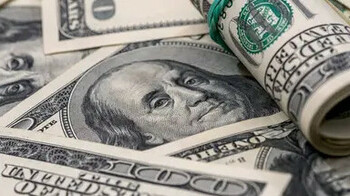 Курс доллара опустился ниже 500 тенге в обменниках