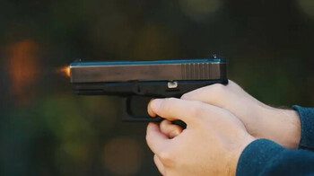 Во время детского хоккейного матча в США открыли стрельбу: есть погибшие